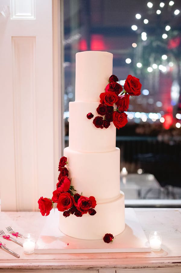 romantic-jersey-city-winter-wedding-cake-niki-marie-photography-0224-10091dbc29a340918cd18a6f47e3647a